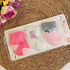 3’lü Kalpli LOVE Bebek Çorap Seti – 0-6 Ay – Kız Bebek